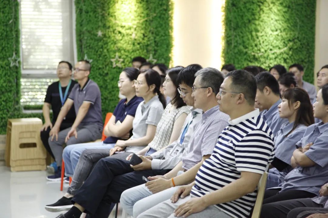 利来国际w66最老品牌公司第二季度员工大会圆满举行