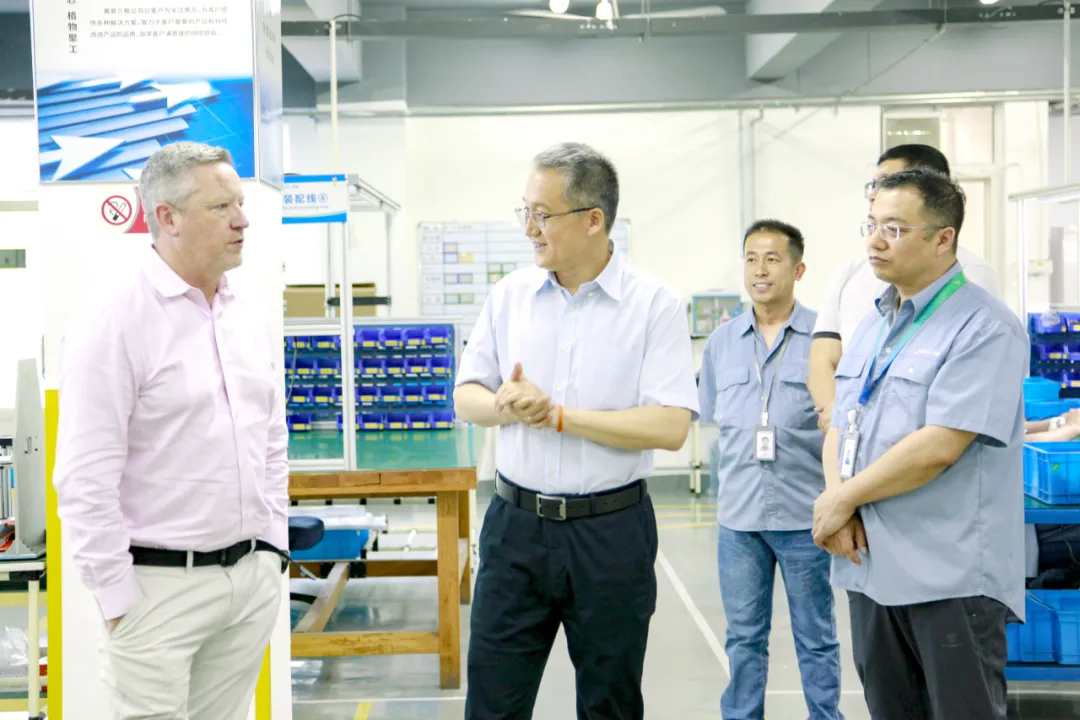 豪迈集团DCE John Dunne莅临利来国际w66最老品牌公司，共谋24/25财年发展新蓝图