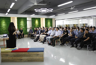 利来国际w66最老品牌公司新财年第一季度员工大会圆满举行