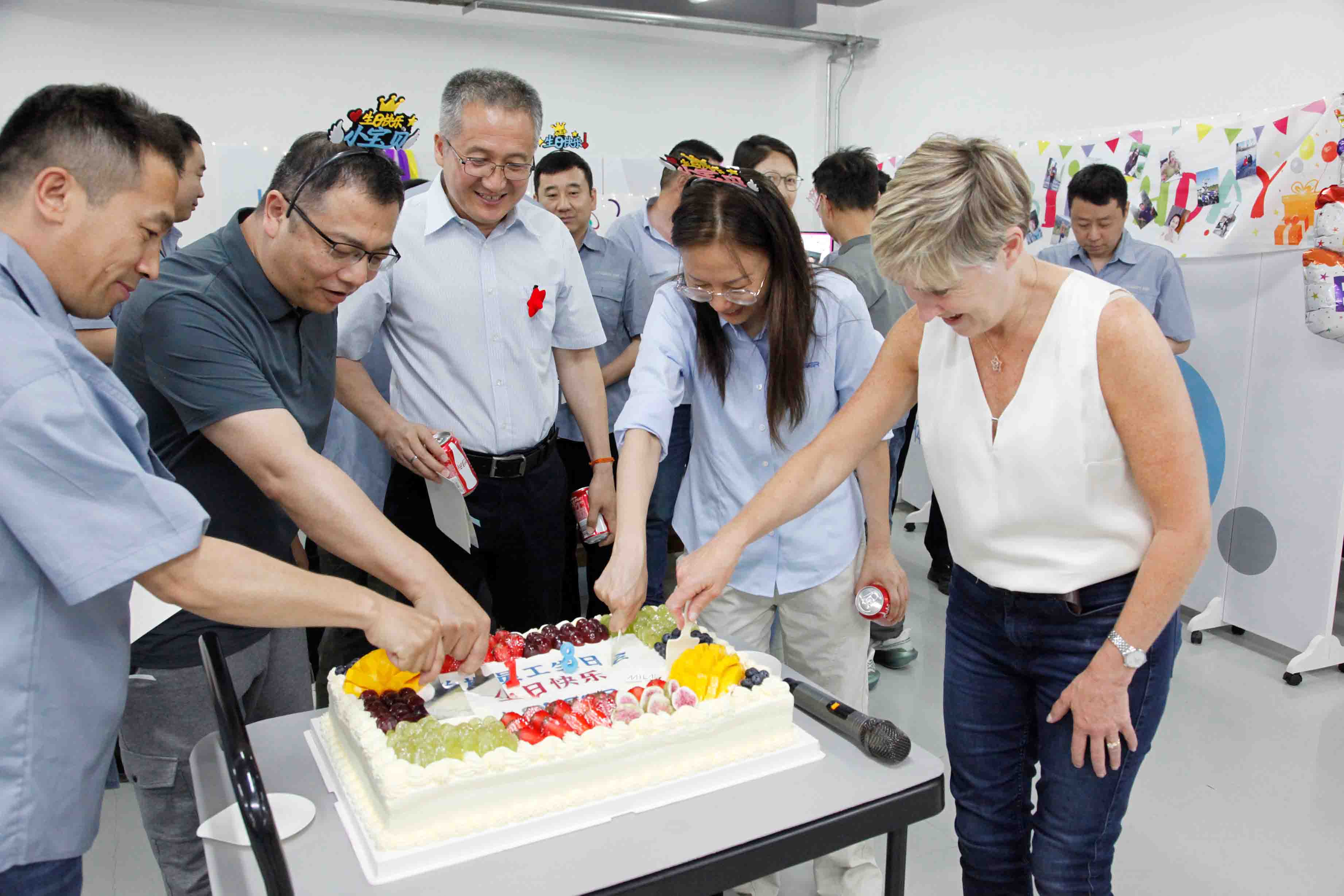 利来国际w66最老品牌FY25/26季度大会：一个团队，一个目标